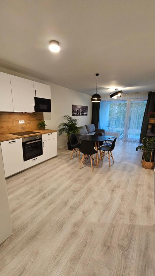 2 Room Apartment With Terrace, 2Ak Братислава Екстер'єр фото