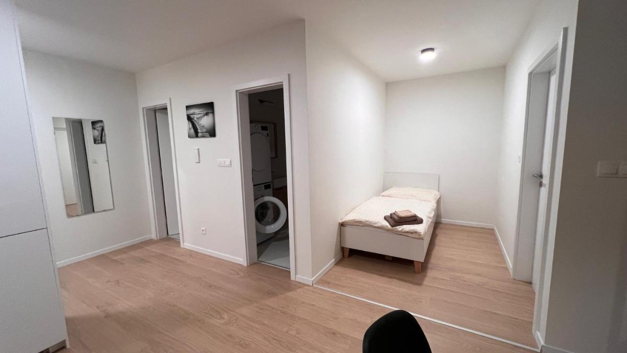 2 Room Apartment With Terrace, 2Ak Братислава Екстер'єр фото